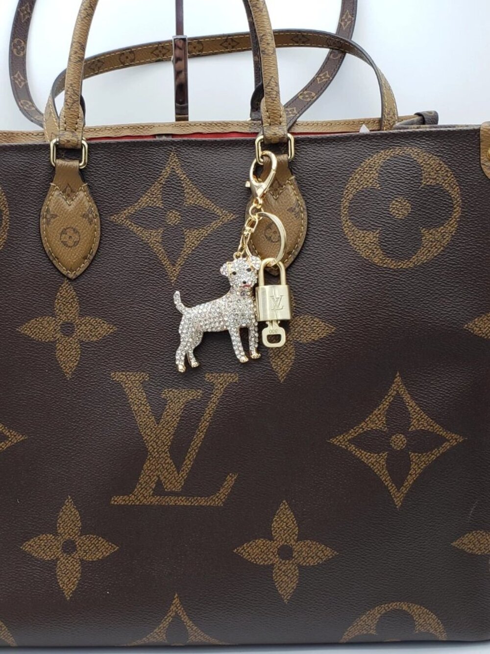Louis Vuitton Gold Lock 🔑 Authentic LV Padlock + Unbranded Dog Bag Charm - Picture 3 of 10